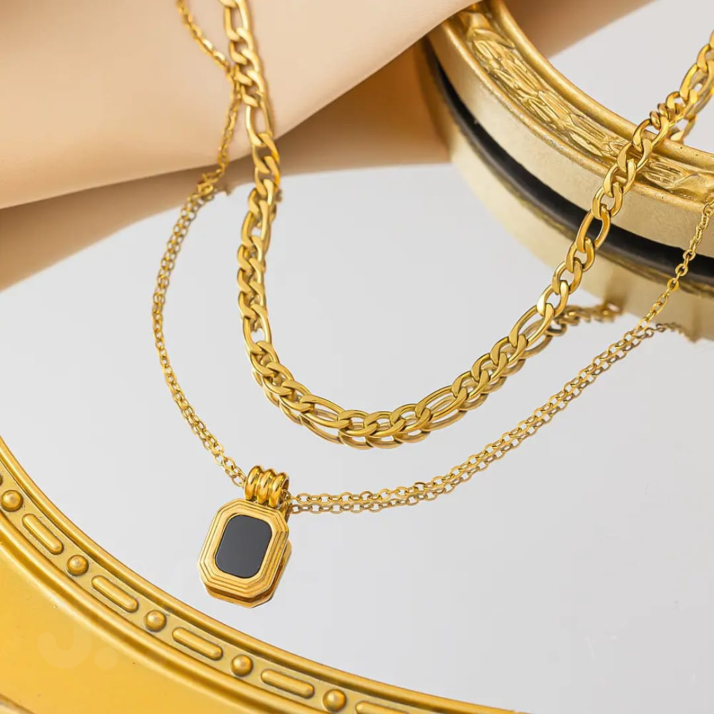 Black Pendant Double-Layered Necklace