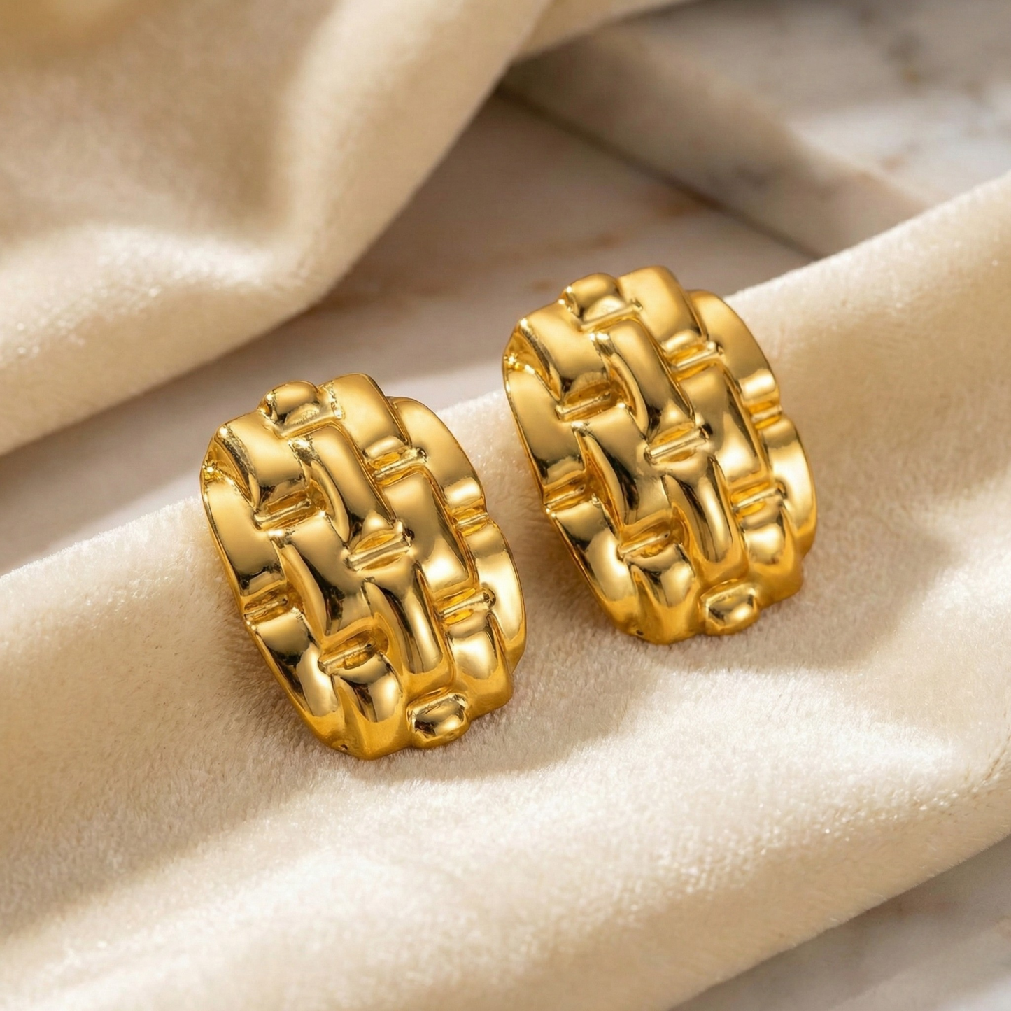 Gold Plated Oval Woven Mesh Texture Necklace and Earrings Set